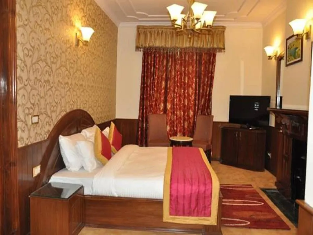 Hotel Southgate 심라