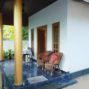 https://marari-neena-beach.kerala-hotels.net